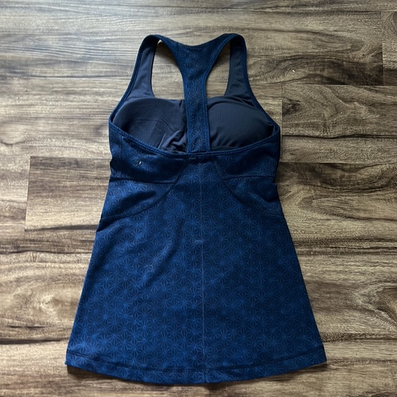Navy blue lululemon tank top - Picture 3 of 5